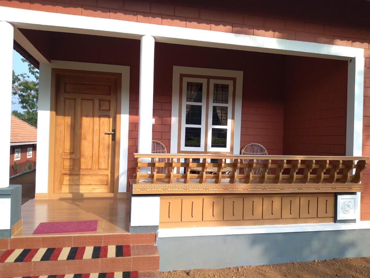 Tranquil Farms Villa Manimala Luaran gambar