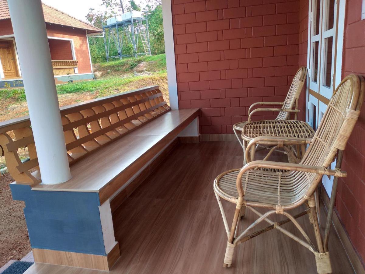 Tranquil Farms Villa Manimala Luaran gambar
